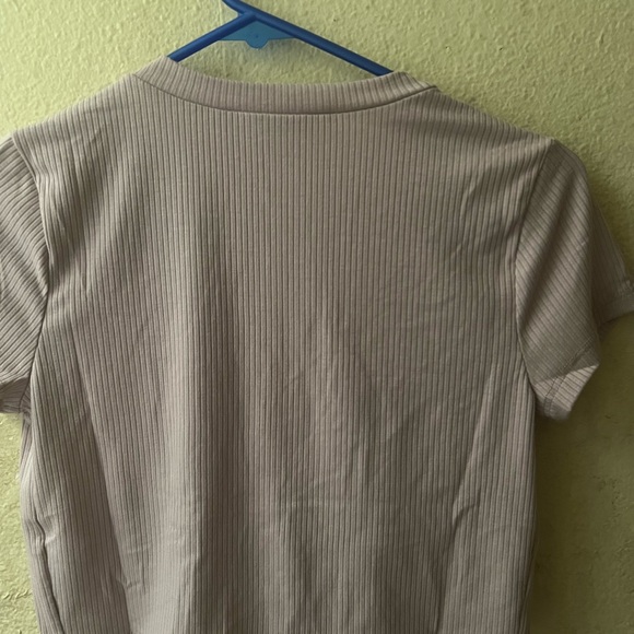 Crop top - Picture 7 of 8